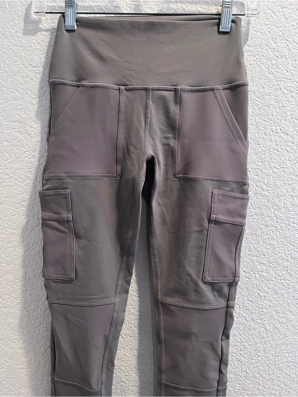 Alo Yoga Size Extra Small High Waisted Cargo Leggings - Olive Branch
